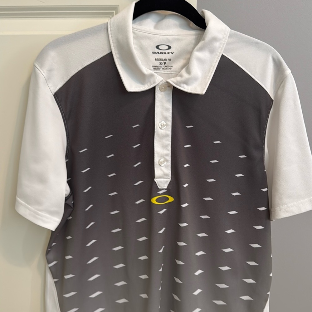 Oakley Golf Polo Shirt - S/S, Size Small, very lightly worn, in great condition